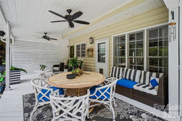 218 Crimson Orchard Drive, Mooresville, NC 28115