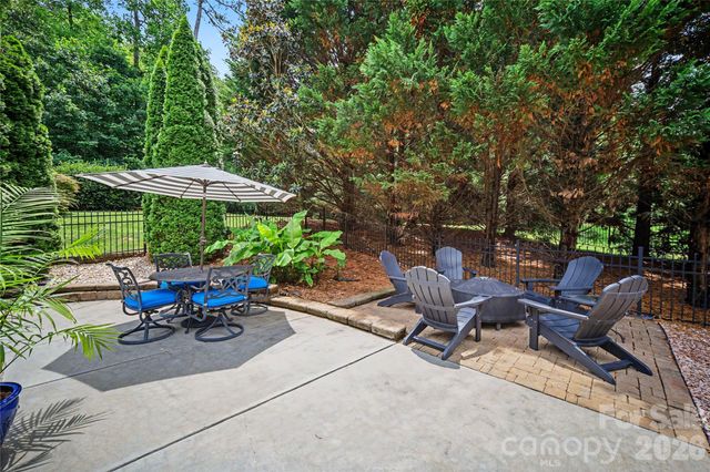 218 Crimson Orchard Drive, Mooresville, NC 28115