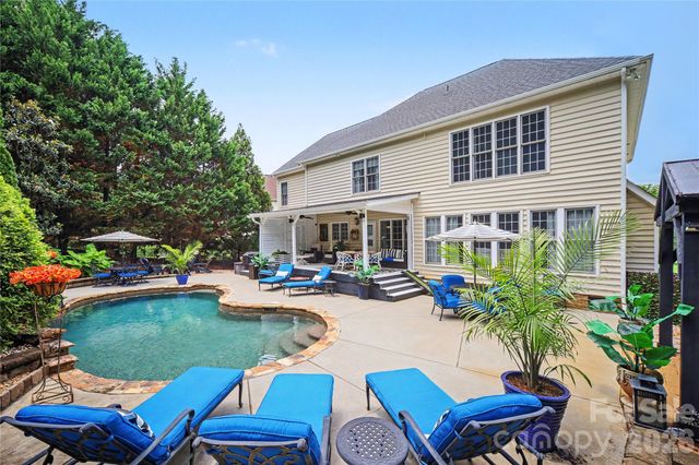 218 Crimson Orchard Drive, Mooresville, NC 28115
