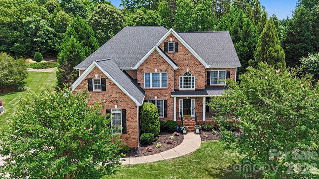 218 Crimson Orchard Drive, Mooresville, NC 28115