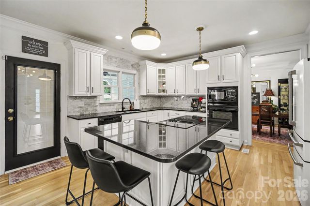 218 Crimson Orchard Drive, Mooresville, NC 28115