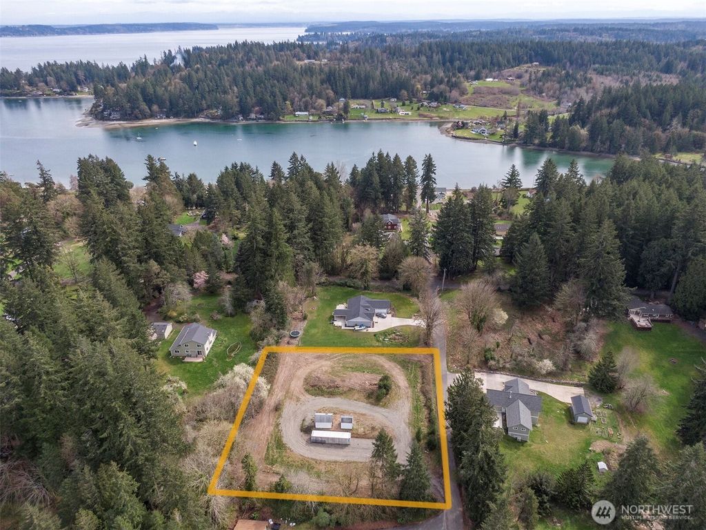 17227 4th Avenue NW, Lakebay, WA 98349