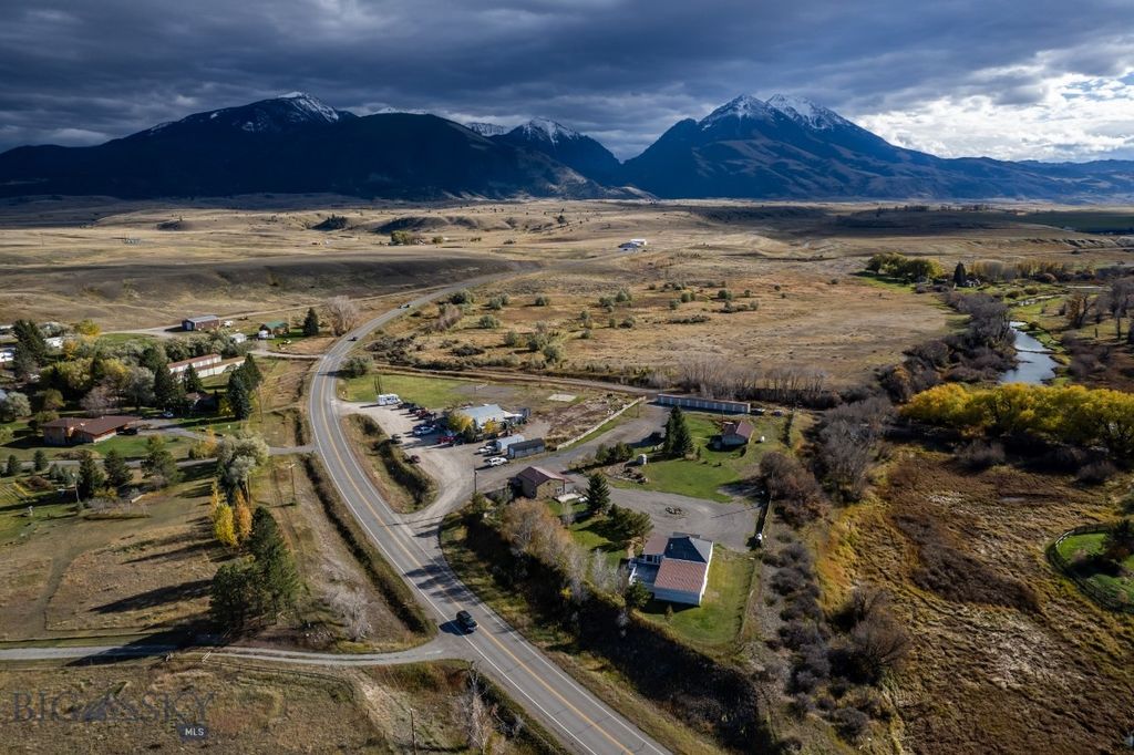70 Murphy Lane, Emigrant, MT 59065 photo 2