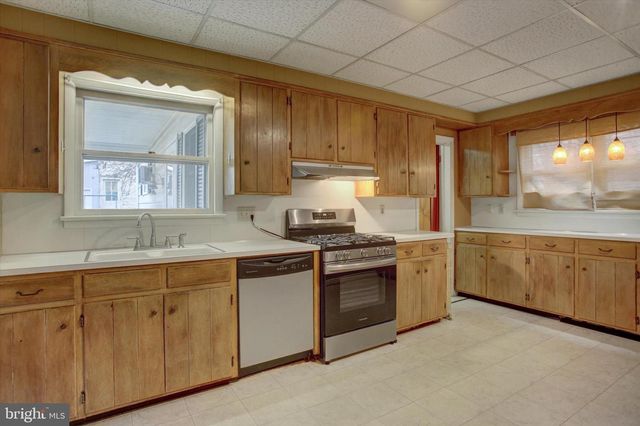 230 W SECOND STREET, Waynesboro, PA 17268