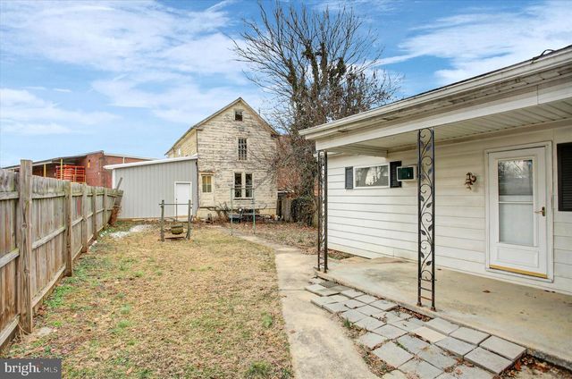 230 W SECOND STREET, Waynesboro, PA 17268