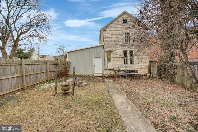 230 W SECOND STREET, Waynesboro, PA 17268