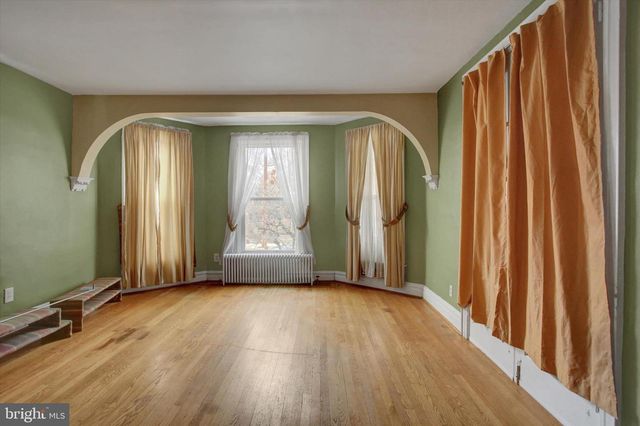 230 W SECOND STREET, Waynesboro, PA 17268