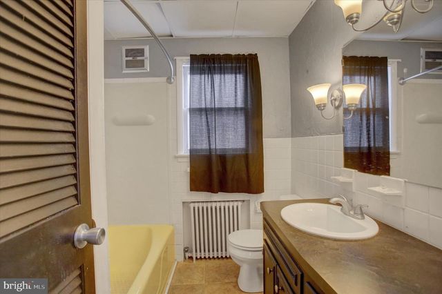 230 W SECOND STREET, Waynesboro, PA 17268