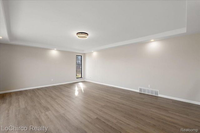 8603 N OWOSSO Road, Fowlerville Village, MI 48836