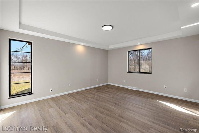8603 N OWOSSO Road, Fowlerville Village, MI 48836