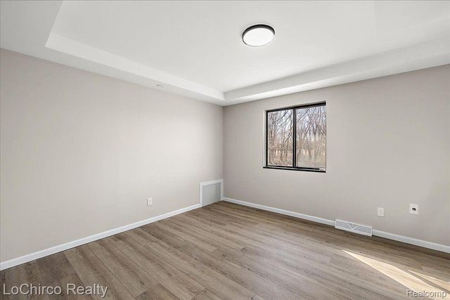 8603 N OWOSSO Road, Fowlerville Village, MI 48836