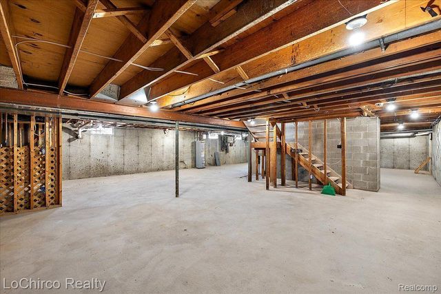 8603 N OWOSSO Road, Fowlerville Village, MI 48836