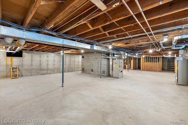 8603 N OWOSSO Road, Fowlerville Village, MI 48836
