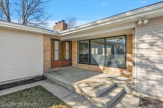 8603 N OWOSSO Road, Fowlerville Village, MI 48836