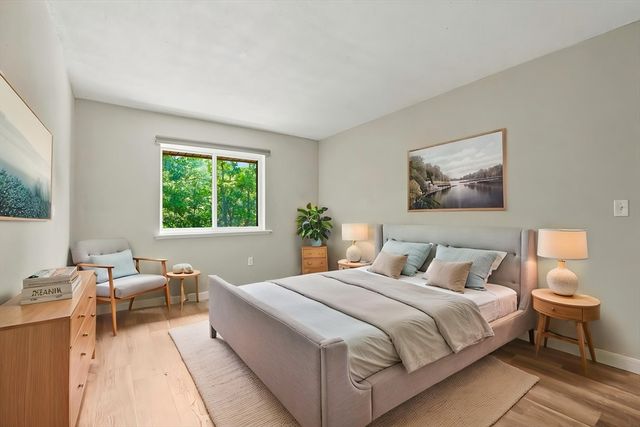59 School St B18, Northborough, MA 01532