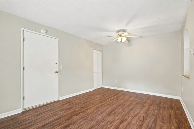 59 School St B18, Northborough, MA 01532