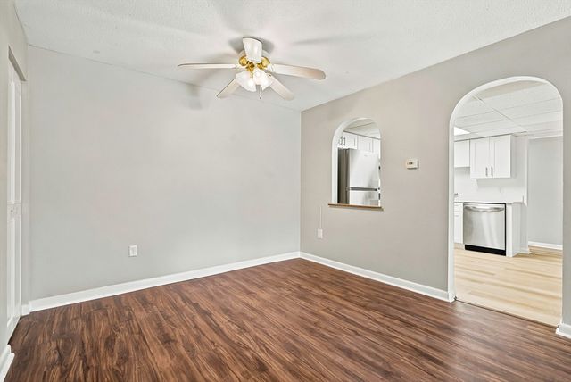 59 School St B18, Northborough, MA 01532