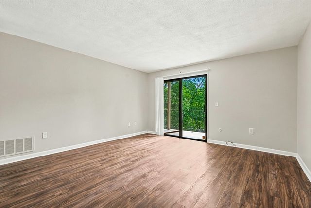 59 School St B18, Northborough, MA 01532