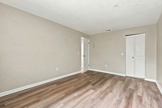 59 School St B18, Northborough, MA 01532