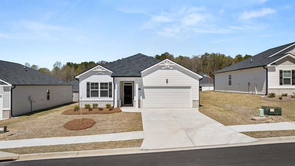 8564 SECRETARIAT Drive, Lithonia, GA 30058