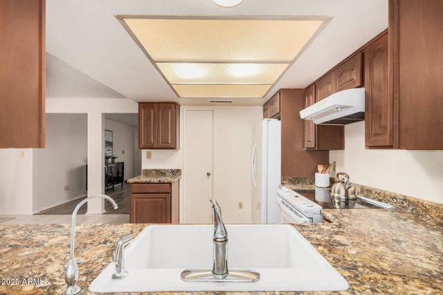 10512 W RUTH Avenue, Peoria, AZ 85345