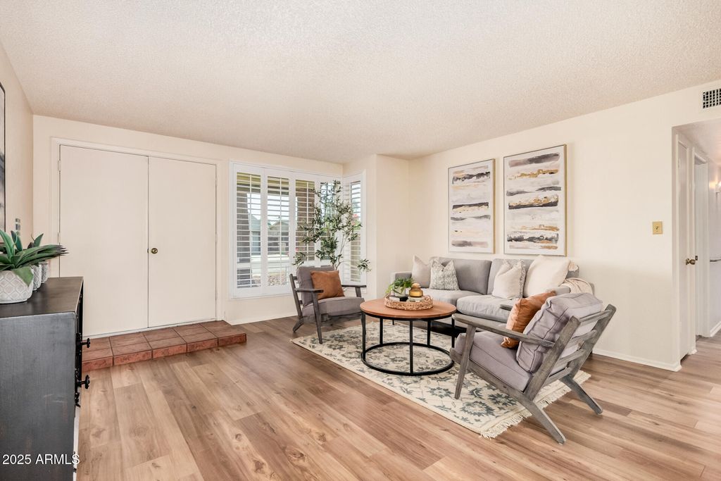 10512 W RUTH Avenue, Peoria, AZ 85345