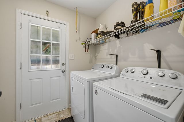535 Donna Dr, Clarksville, TN 37042