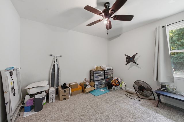 535 Donna Dr, Clarksville, TN 37042
