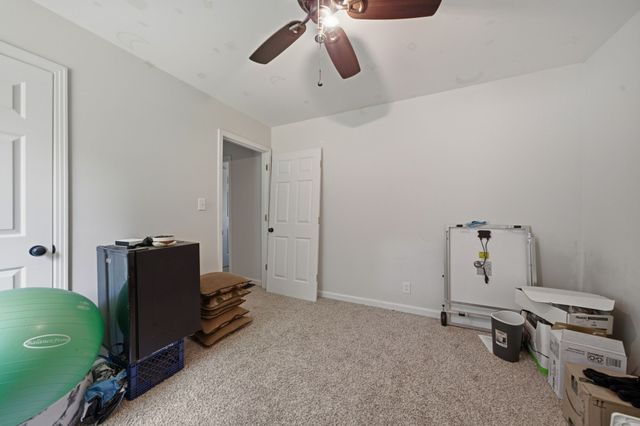 535 Donna Dr, Clarksville, TN 37042