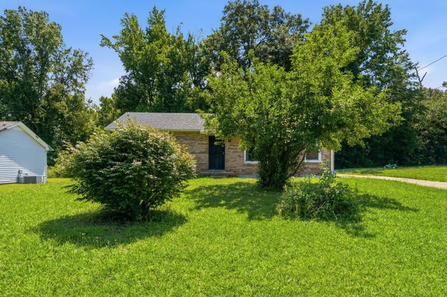 535 Donna Dr, Clarksville, TN 37042