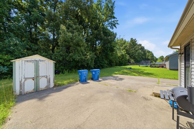 535 Donna Dr, Clarksville, TN 37042