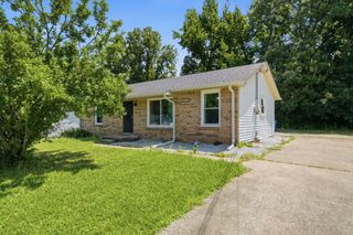 535 Donna Dr, Clarksville, TN 37042