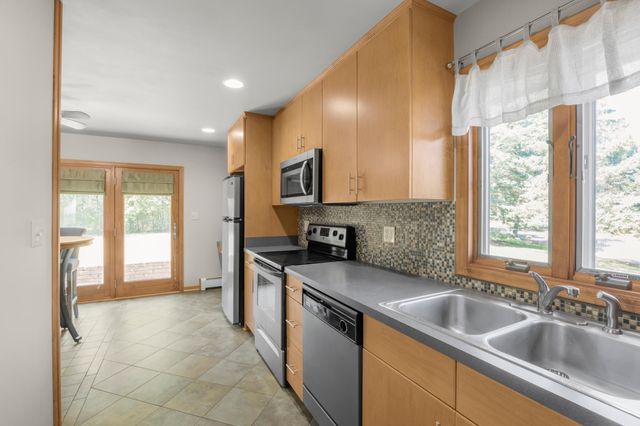 1300 Harbor Lane N, Plymouth, MN 55447