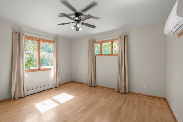 1300 Harbor Lane N, Plymouth, MN 55447