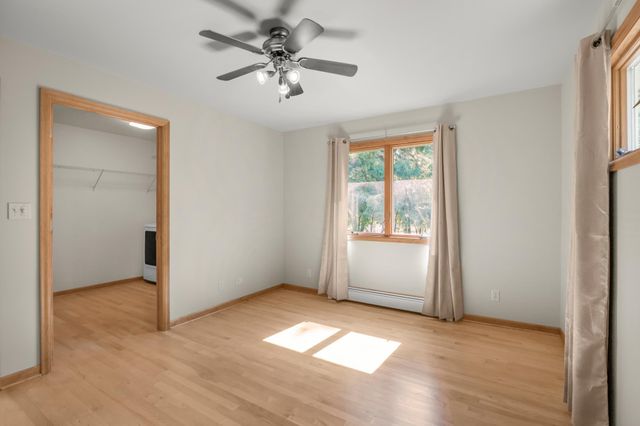 1300 Harbor Lane N, Plymouth, MN 55447