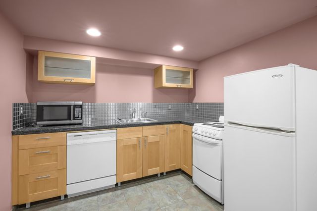 1300 Harbor Lane N, Plymouth, MN 55447