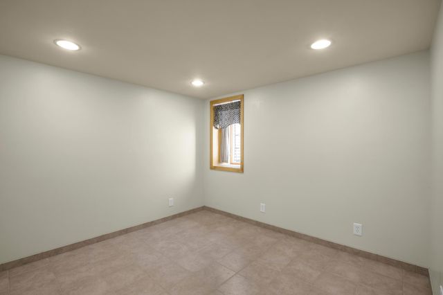 1300 Harbor Lane N, Plymouth, MN 55447