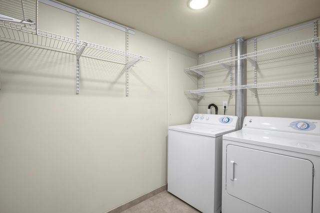 1300 Harbor Lane N, Plymouth, MN 55447