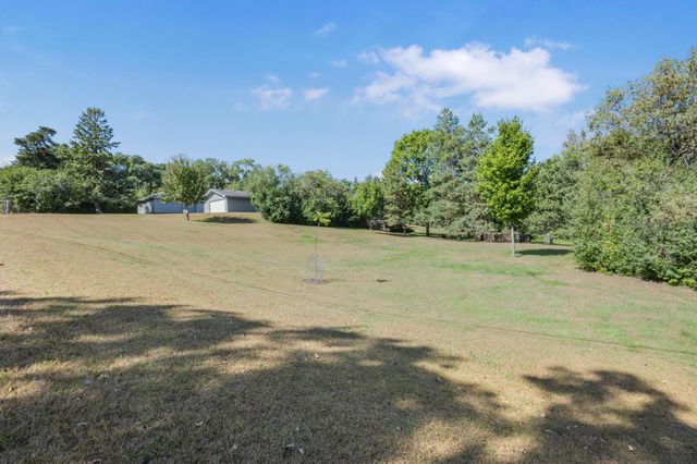 1300 Harbor Lane N, Plymouth, MN 55447