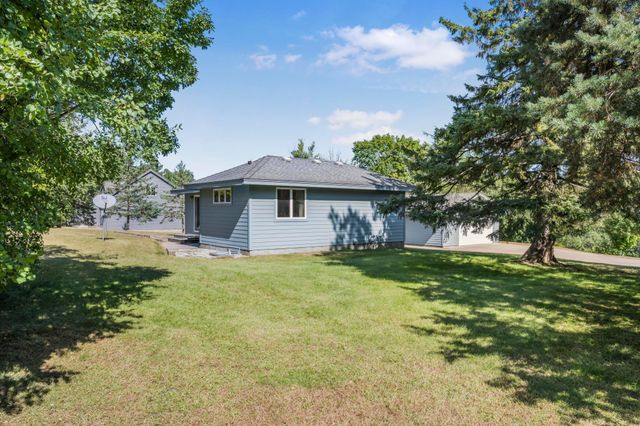 1300 Harbor Lane N, Plymouth, MN 55447