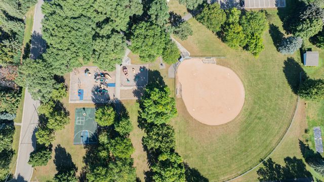 1300 Harbor Lane N, Plymouth, MN 55447