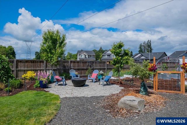 6222 NE Meander St, Albany, OR 97321