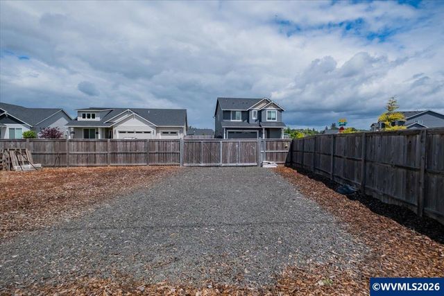 6222 NE Meander St, Albany, OR 97321