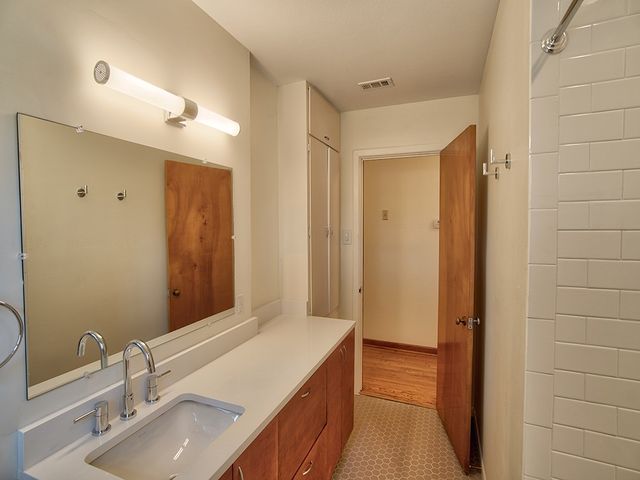 2318 Elmwood Boulevard, Dallas, TX 75224