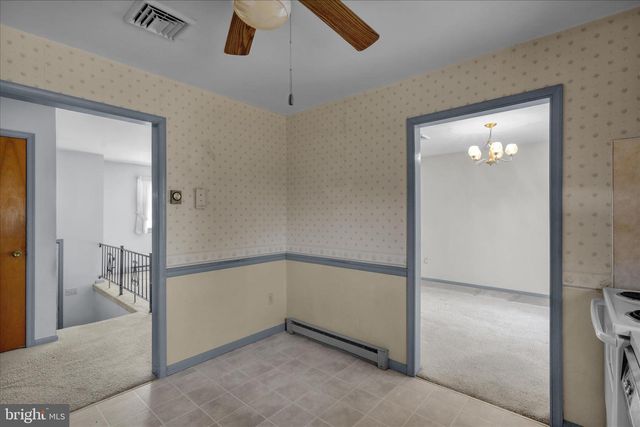 17 BIRDSFOOT DR, Robesonia, PA 19551