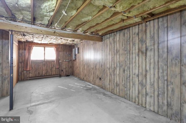 17 BIRDSFOOT DR, Robesonia, PA 19551