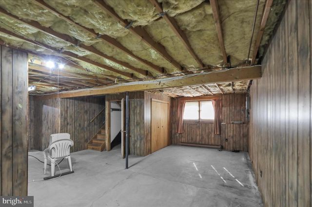 17 BIRDSFOOT DR, Robesonia, PA 19551