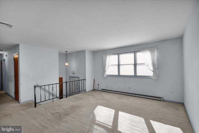 17 BIRDSFOOT DR, Robesonia, PA 19551