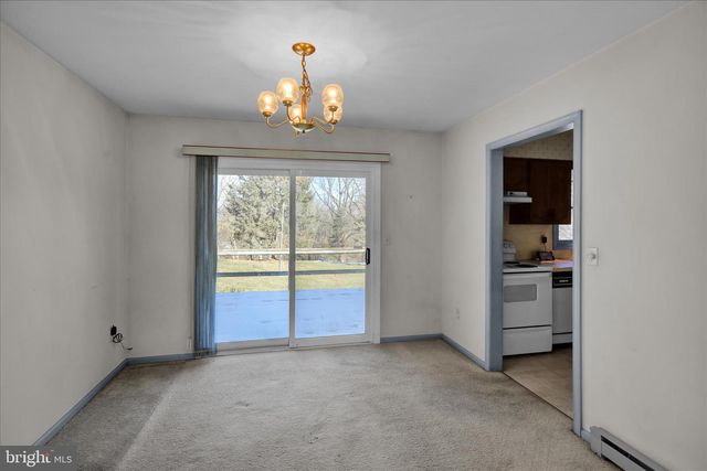 17 BIRDSFOOT DR, Robesonia, PA 19551