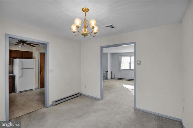 17 BIRDSFOOT DR, Robesonia, PA 19551